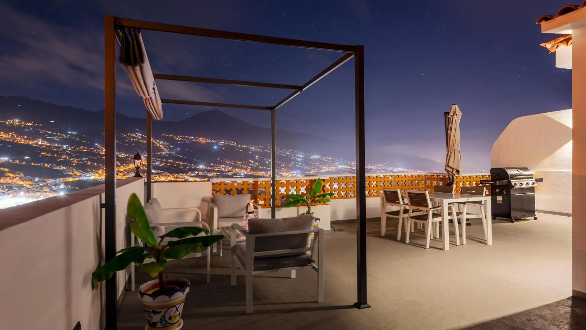 Elegant, Comfortable Penthouse With Scenic Views Apartman La Orotava